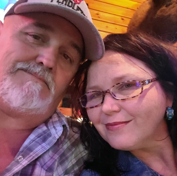 Meet your Posher, Stephanie - Picture 1 of 1